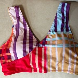 Women Nani Switch V Crop bathing suit top XL